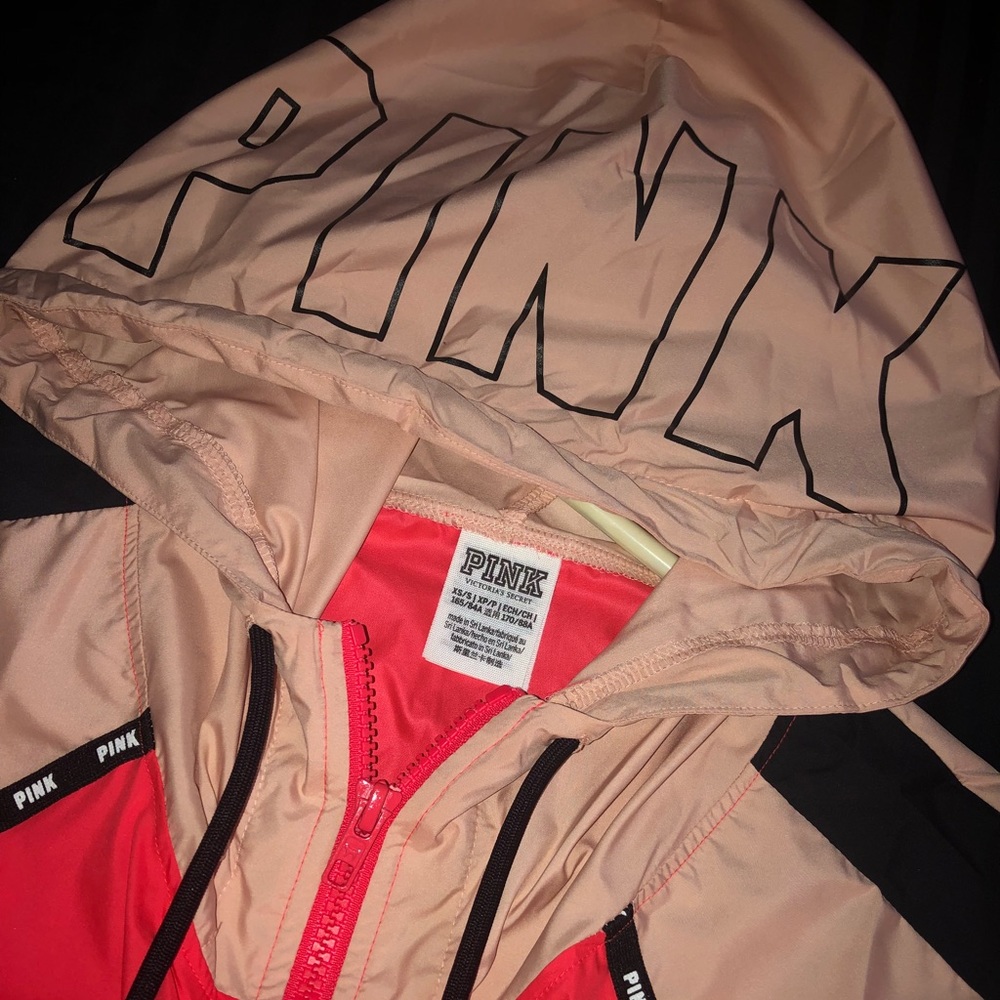 VS Windbreaker